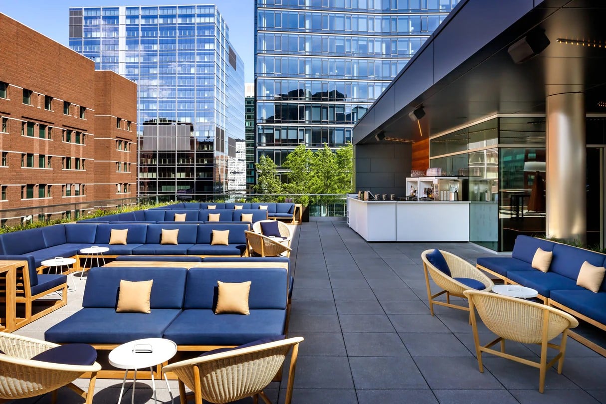 The Envoy Hotel, Autograph Collection, lookout rooftop
