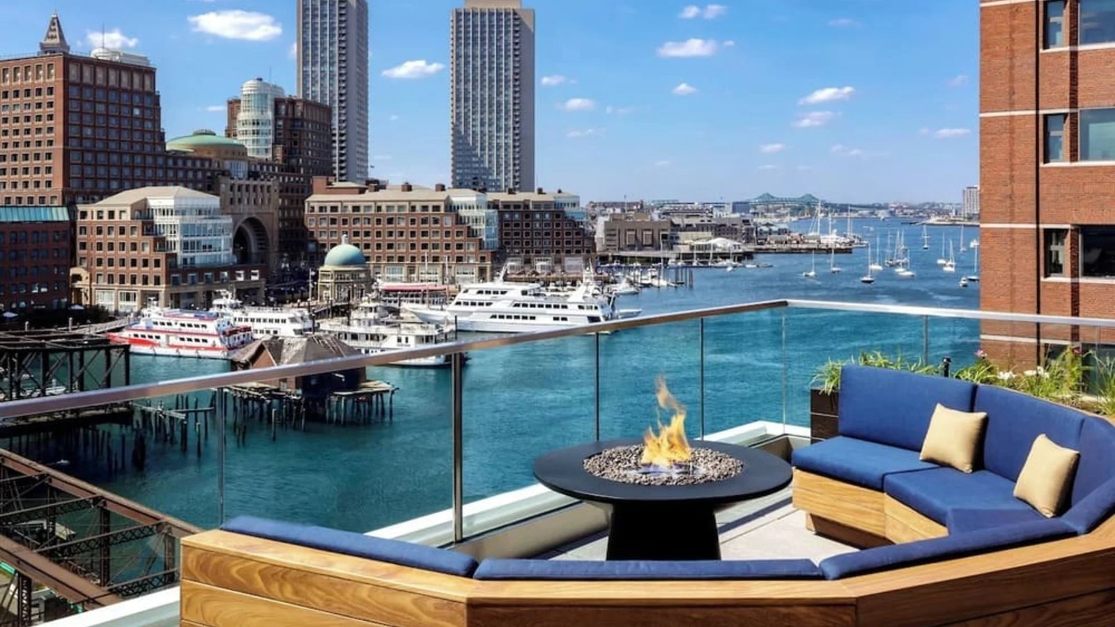 The Envoy Hotel, Autograph Collection, vibe