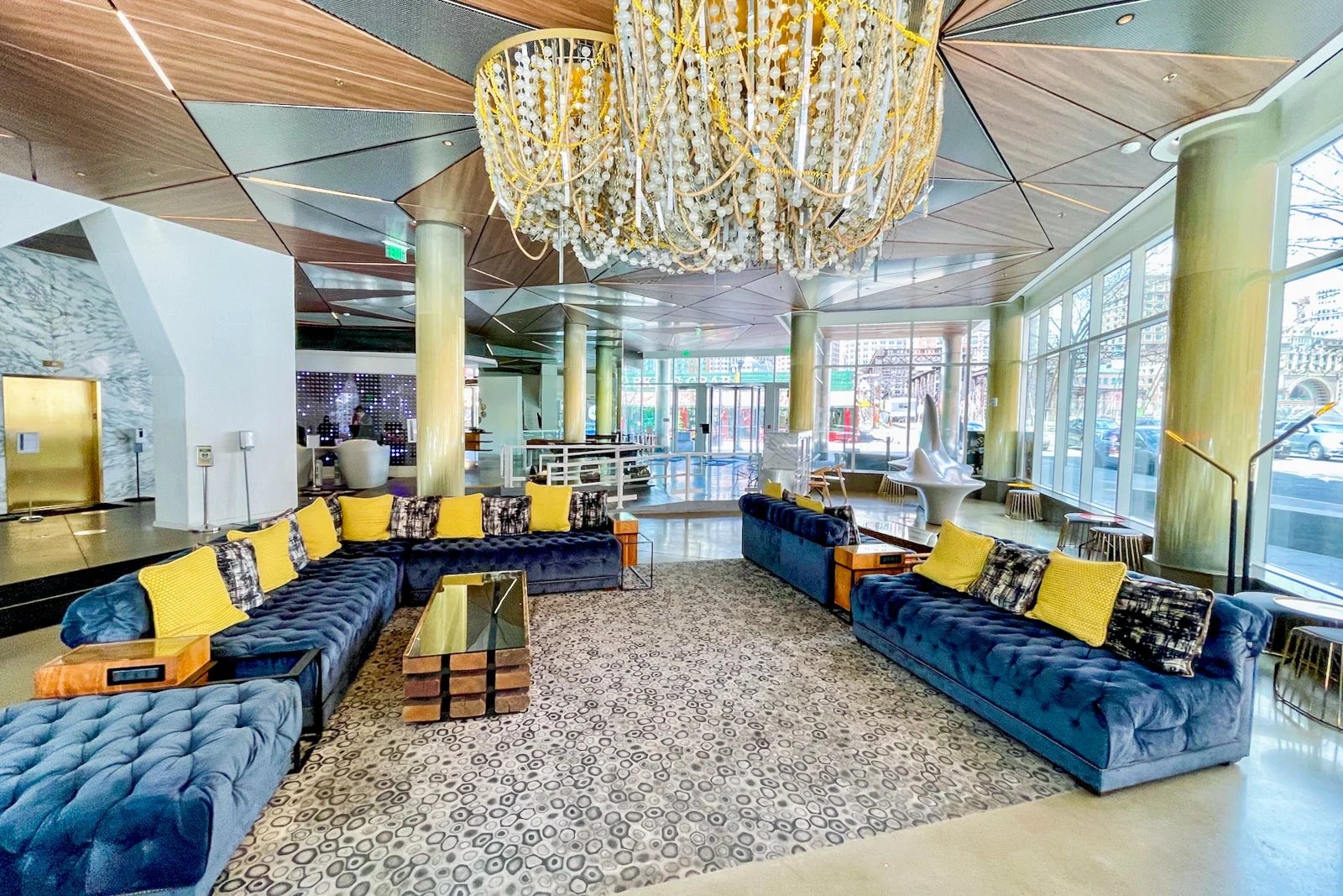 The Envoy Hotel, Autograph Collection, eat & drink