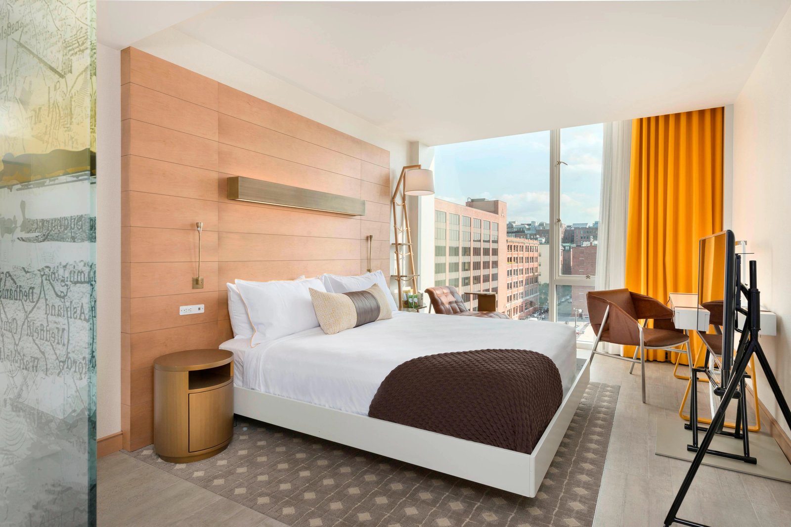 The Envoy Hotel, Autograph Collection, rooms