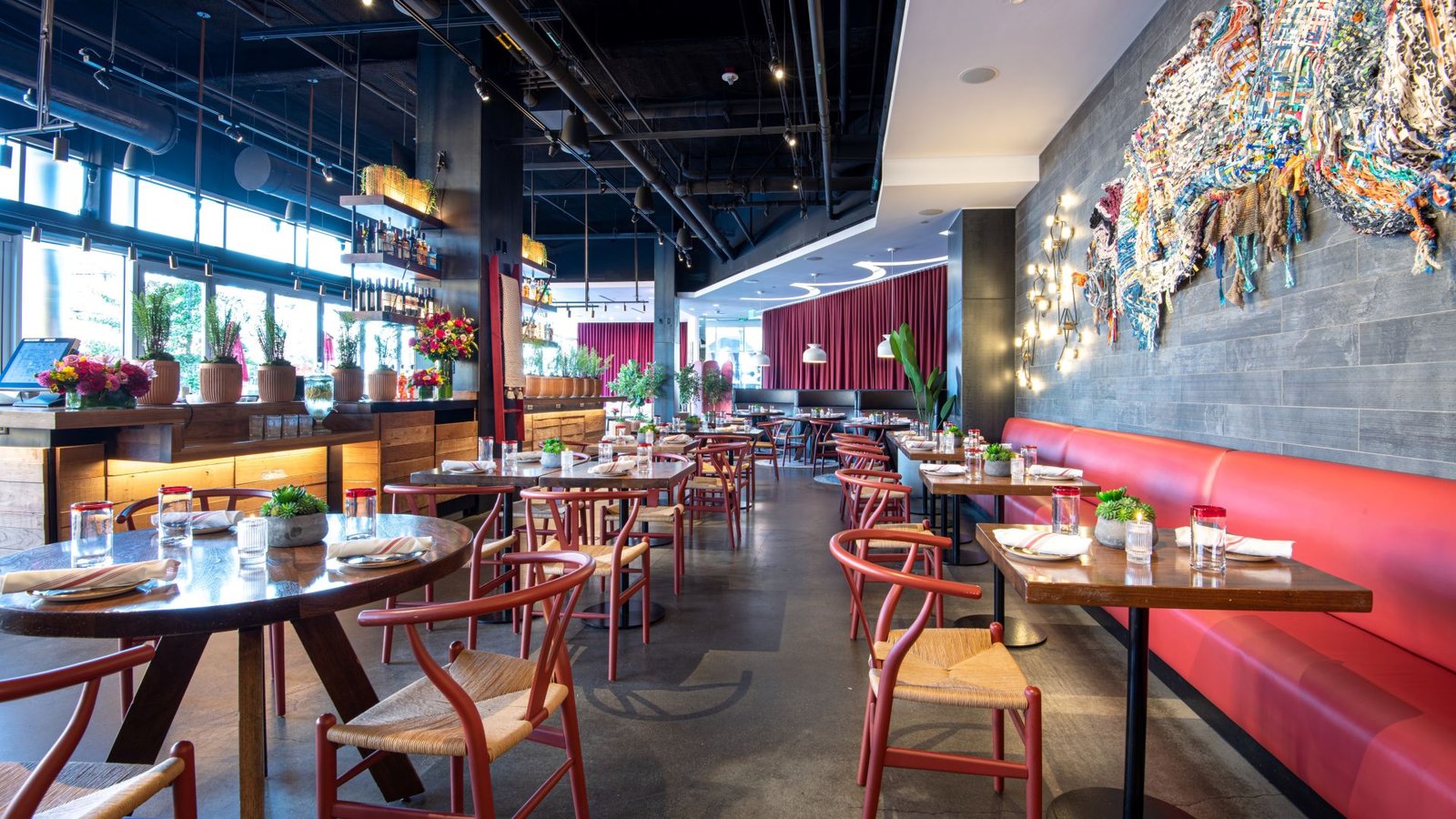 The Envoy Hotel, Autograph Collection, eat & drink