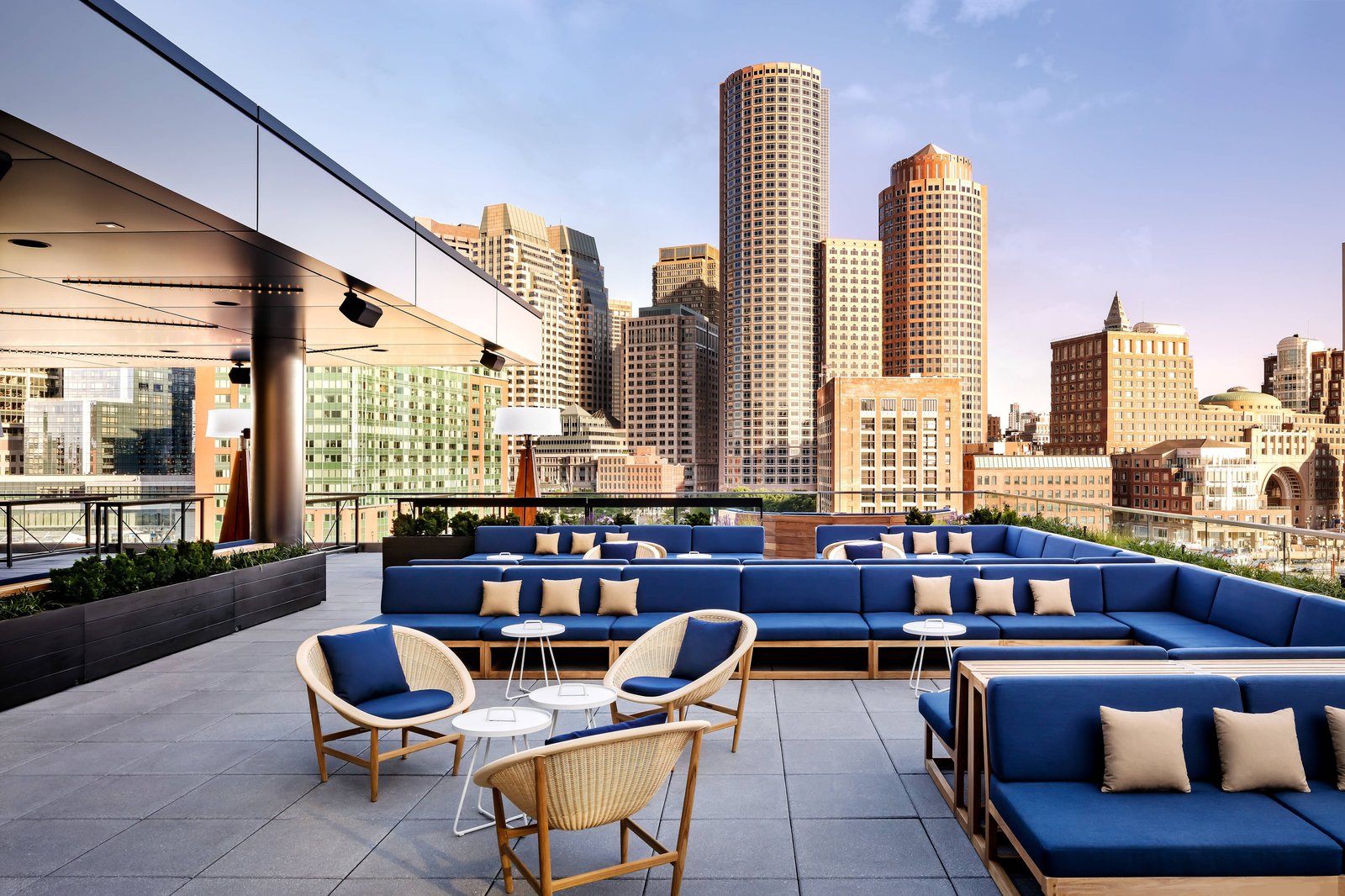 The Envoy Hotel, Autograph Collection, vibe
