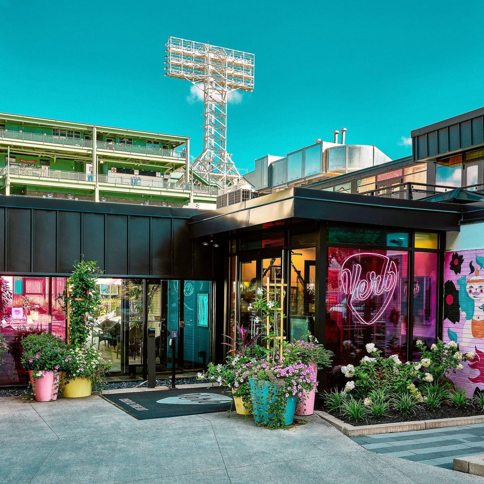 The Verb Hotel, vibe