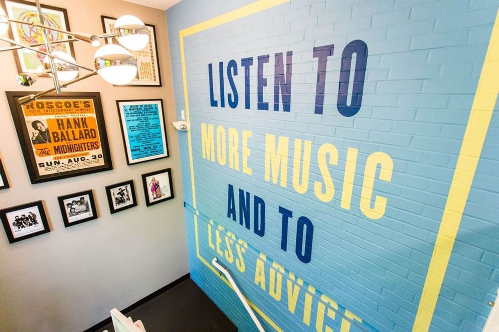 The Verb Hotel, vibe