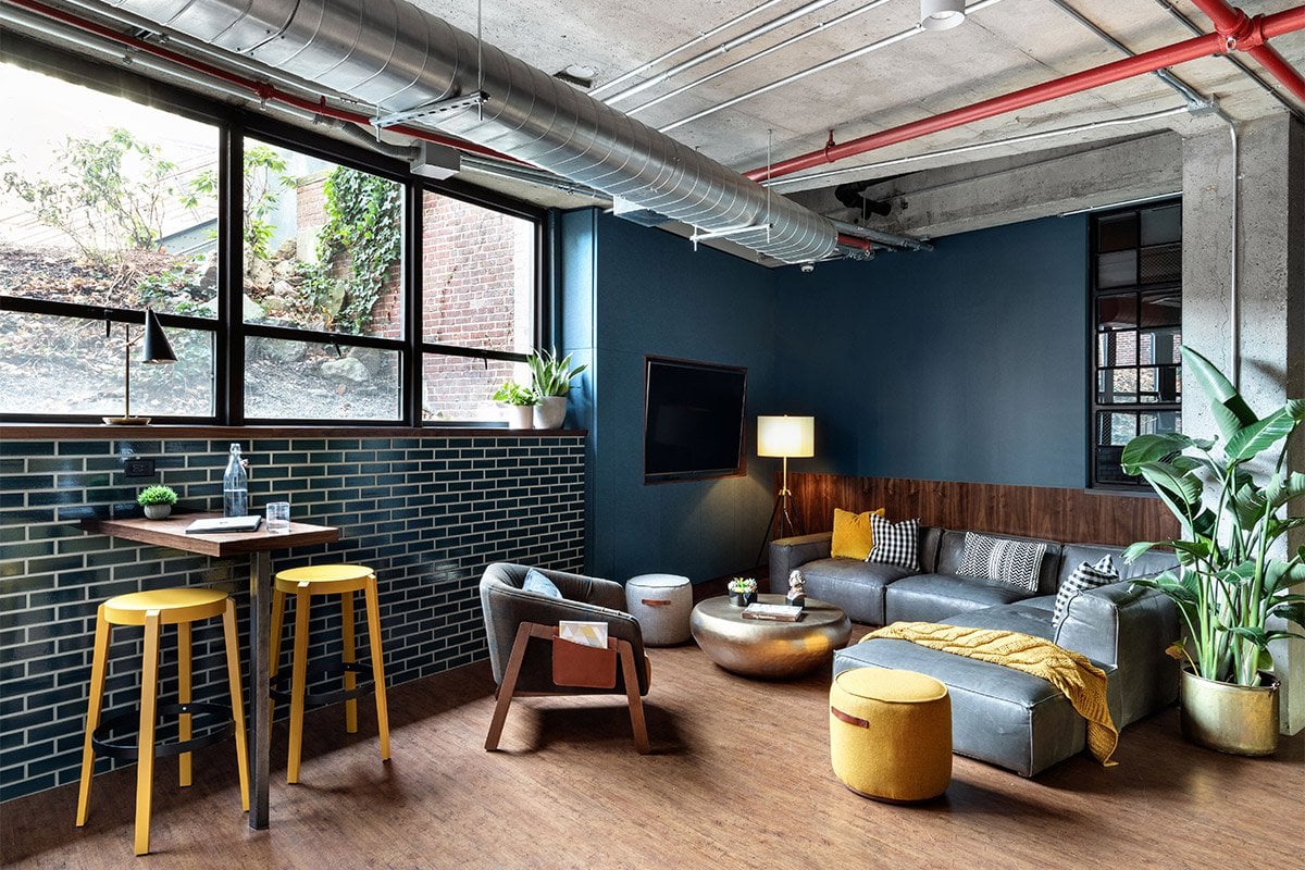 The Revolution Hotel, eat & drink