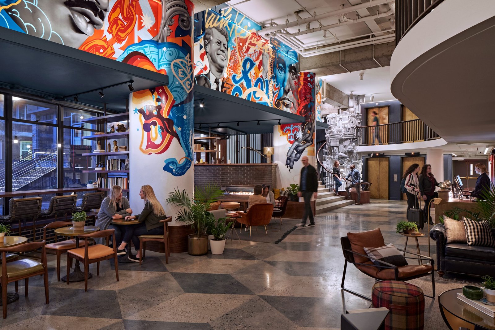The Revolution Hotel, vibe