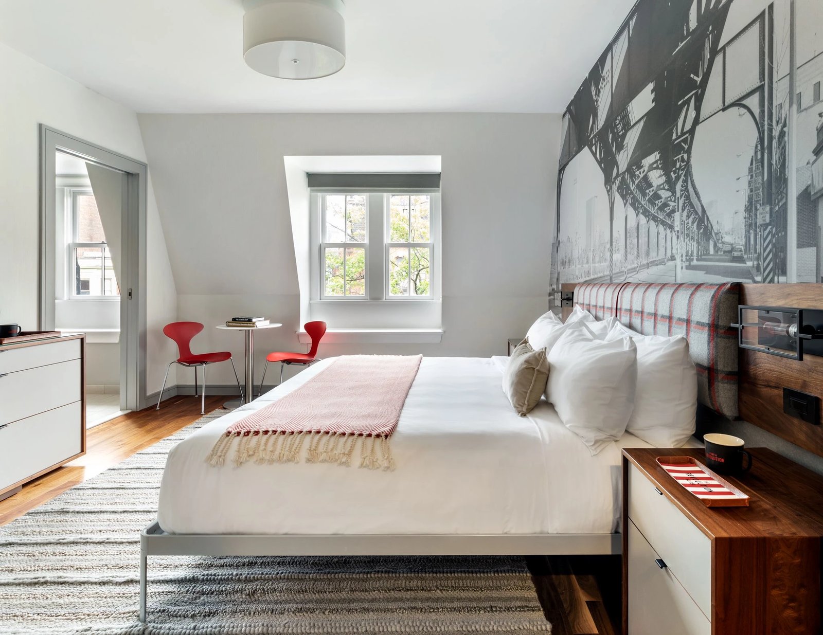 The Revolution Hotel, rooms