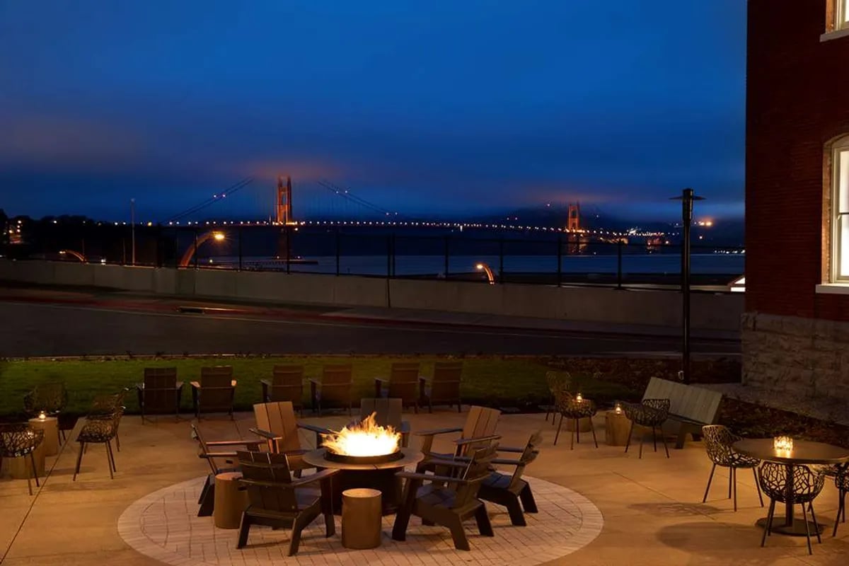 Lodge at the Presidio, vibe