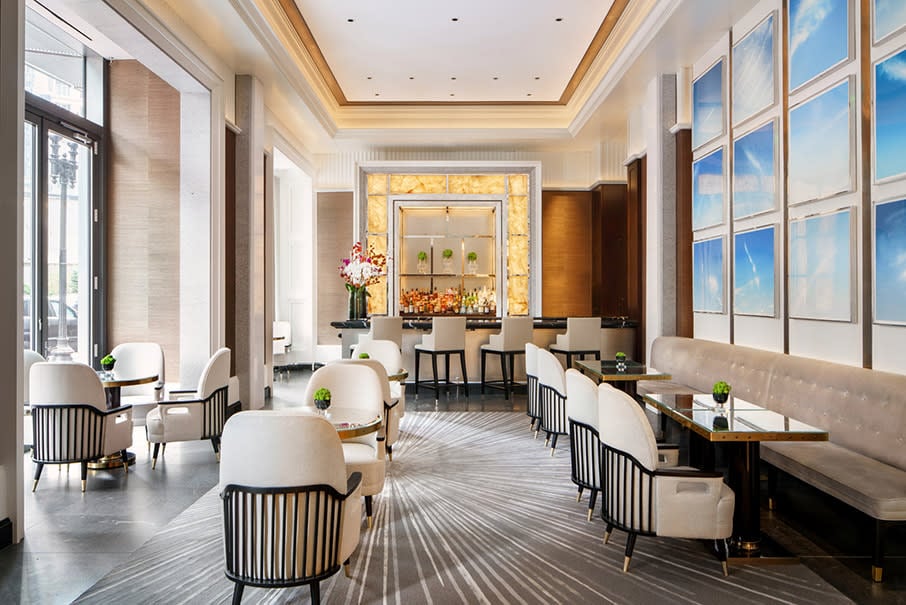 Four Seasons Hotel One Dalton Street, Boston, eat & drink
