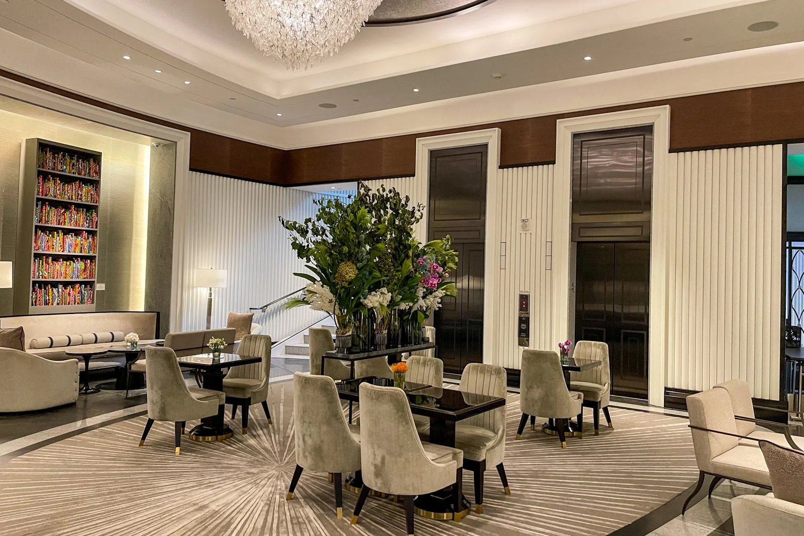 Four Seasons Hotel One Dalton Street, Boston, eat & drink