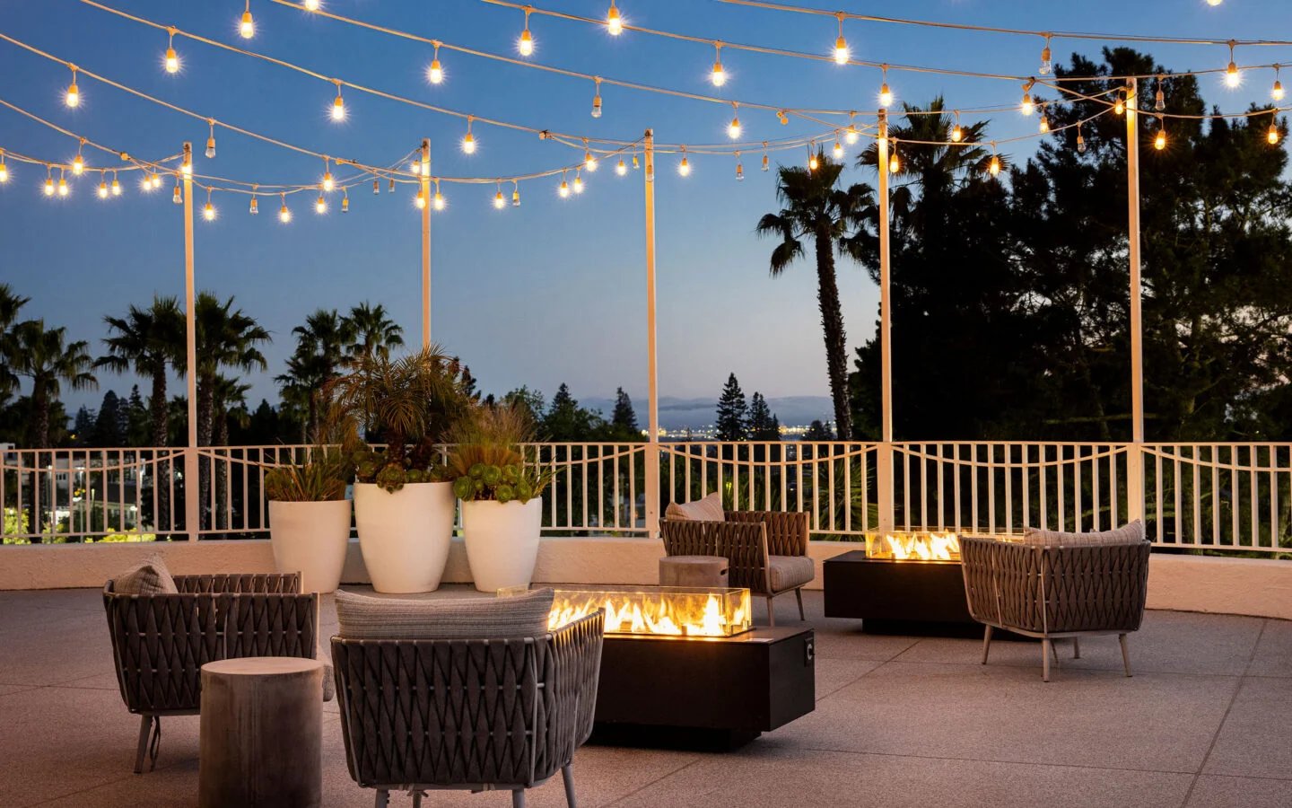 Claremont Resort & Club, vibe