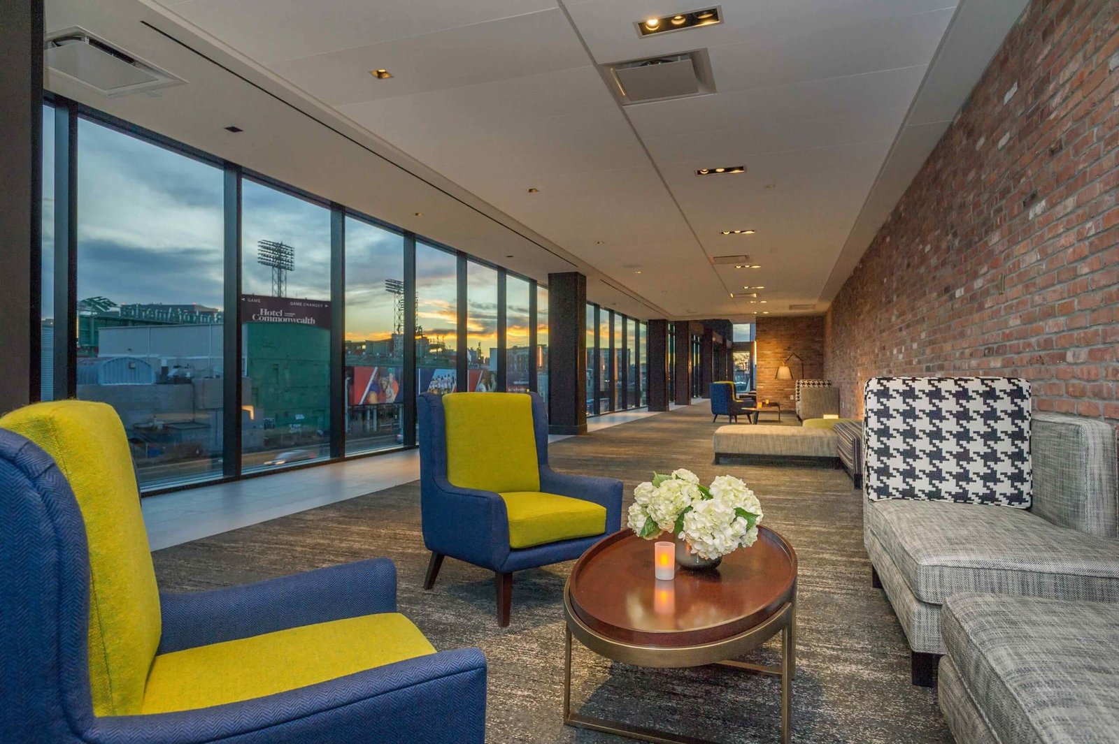 Hotel Commonwealth, vibe