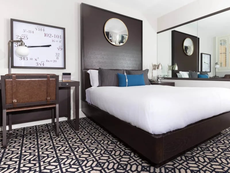 Harbor Court Hotel, rooms