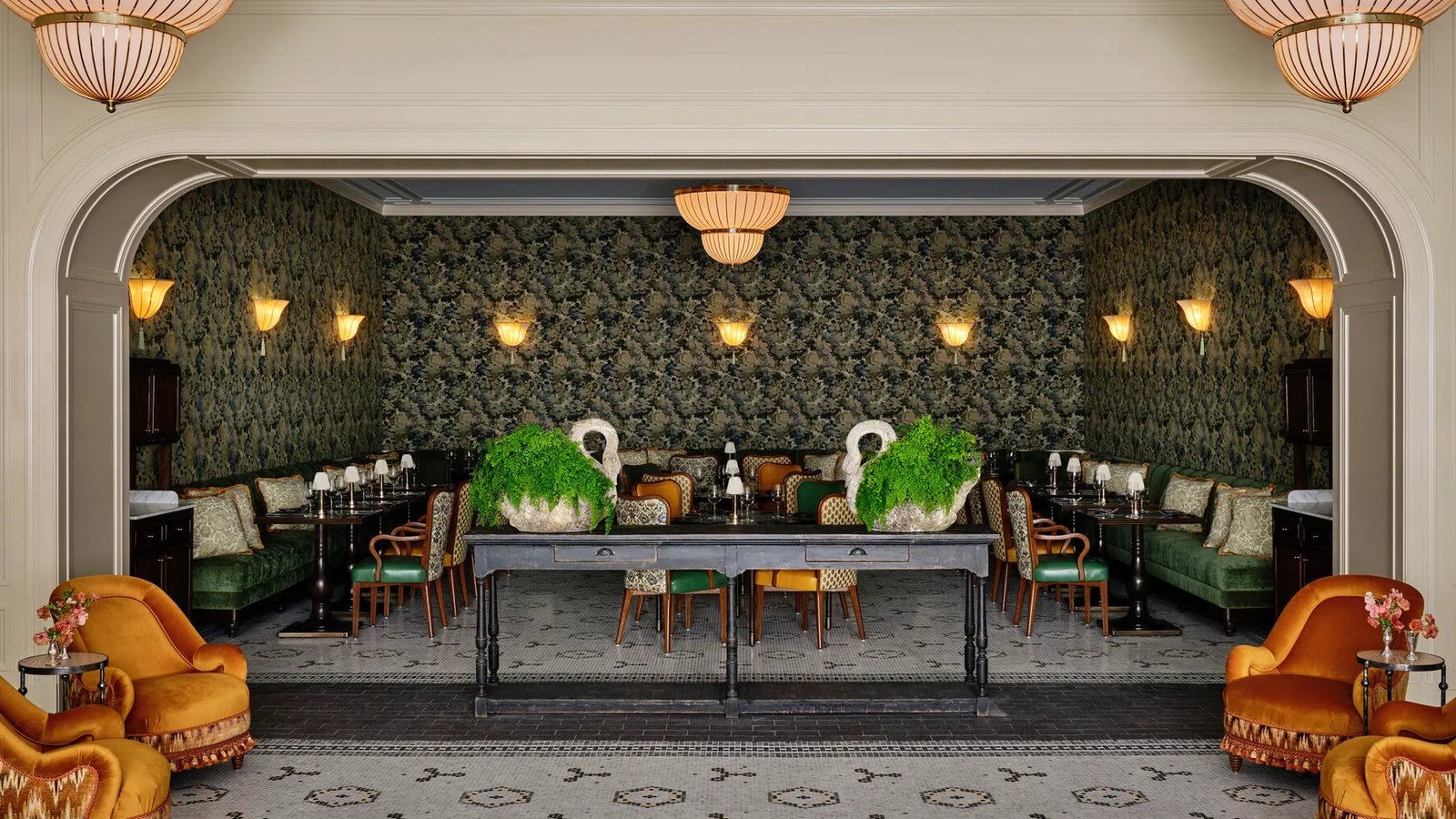 Four Seasons Hotel Boston, coterie
