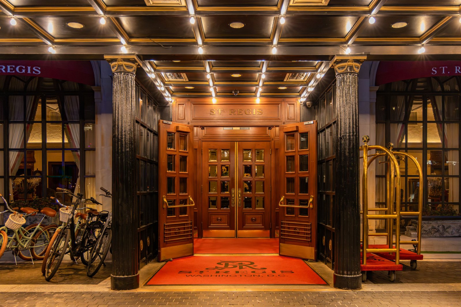 The St. Regis Washington, D.C., vibe