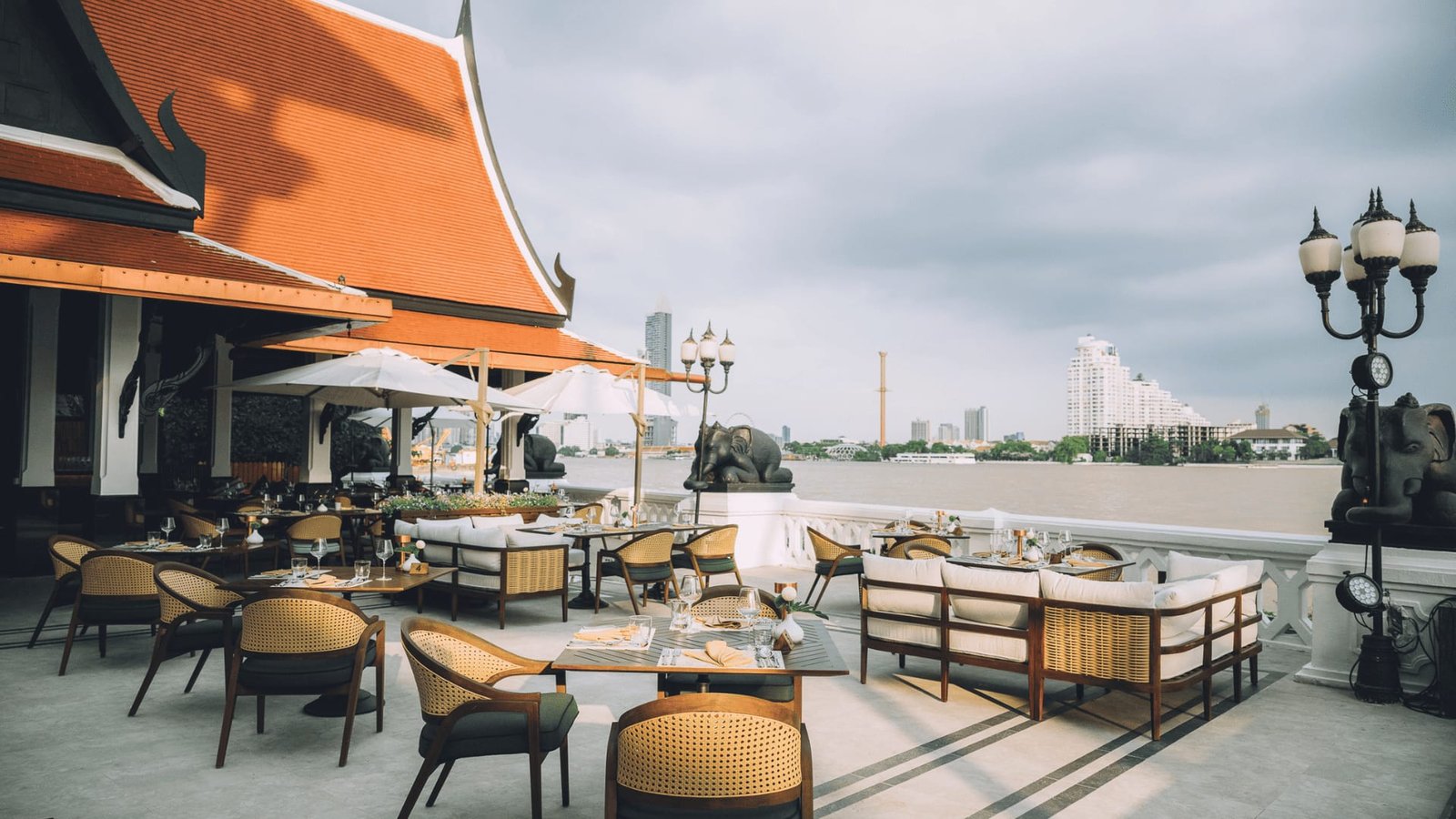 Anantara Bangkok Riverside Resort & Spa, riverside terrace
