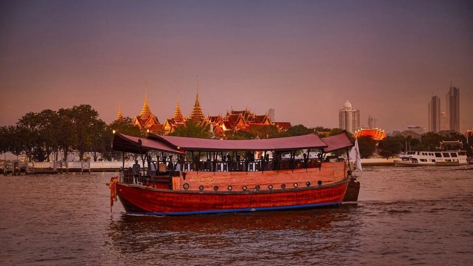 Anantara Bangkok Riverside Resort & Spa, manohra cruises