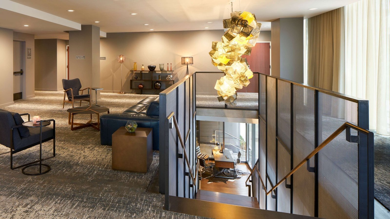 Thompson Seattle, by Hyatt, vibe