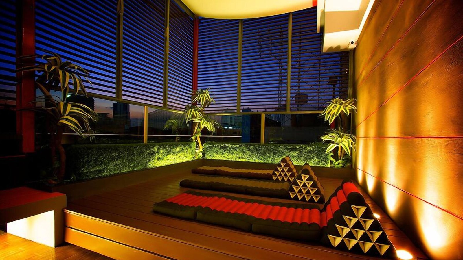 Haus Sathon 21 Hotel — vibe