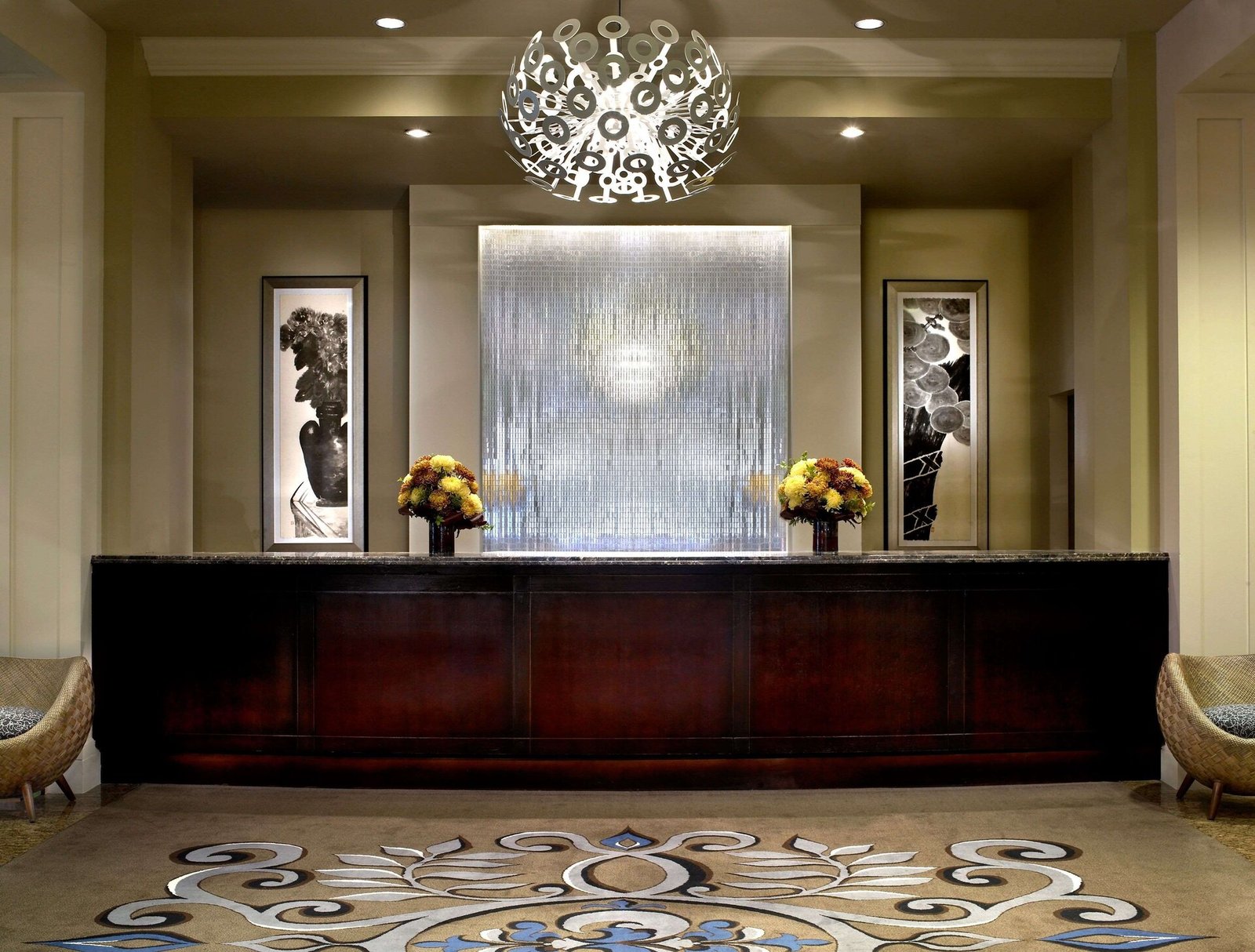 The Alexis Royal Sonesta Hotel Seattle, vibe