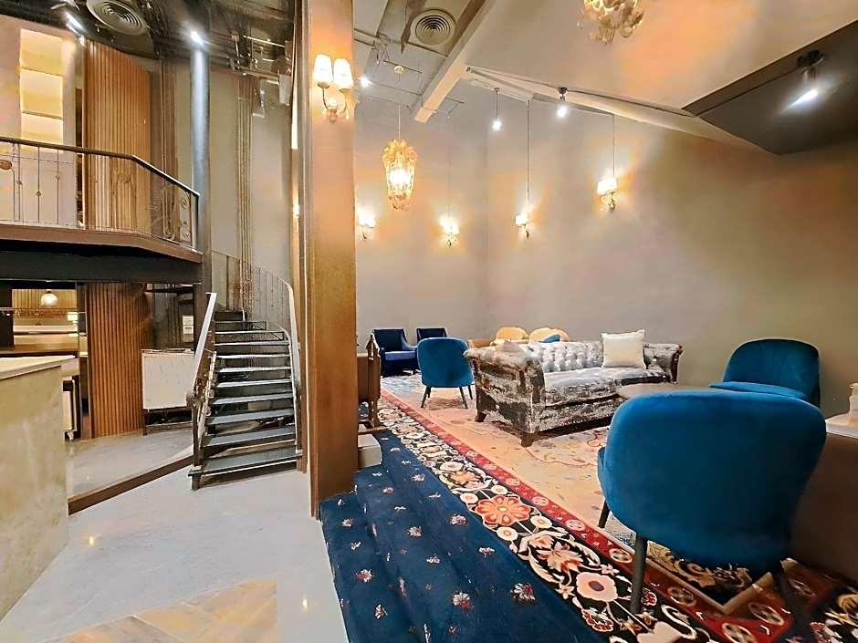 The Coach Hotel Bangkok — eat & drink