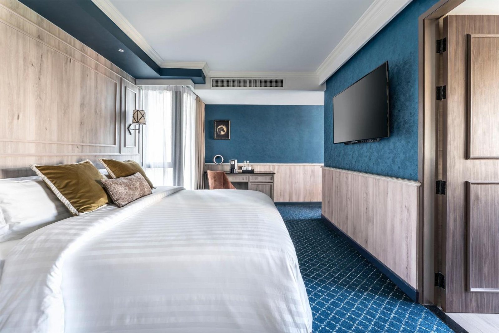 The Coach Hotel Bangkok — rooms