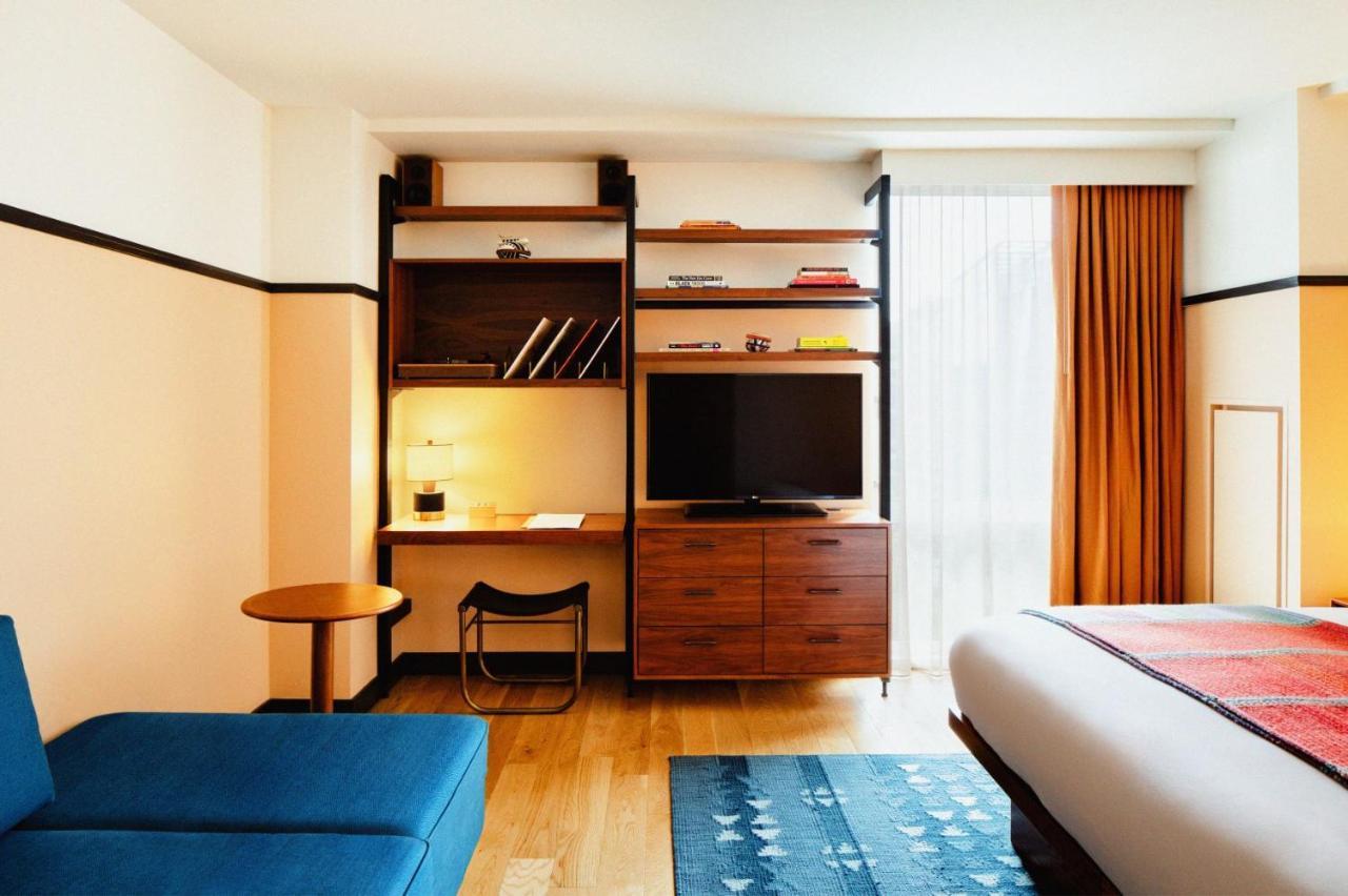 Eaton DC, rooms