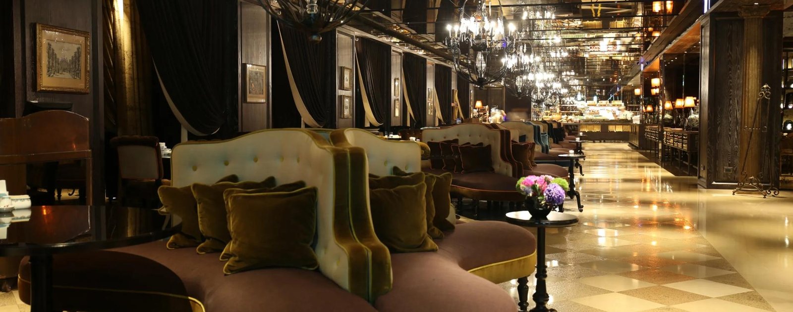 Palais de Chine Hotel — vibe