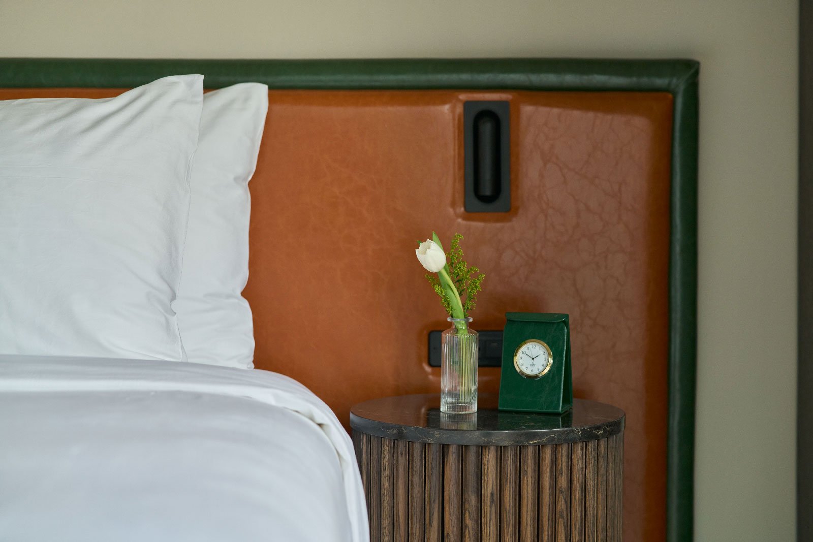 SIXTY DC, rooms