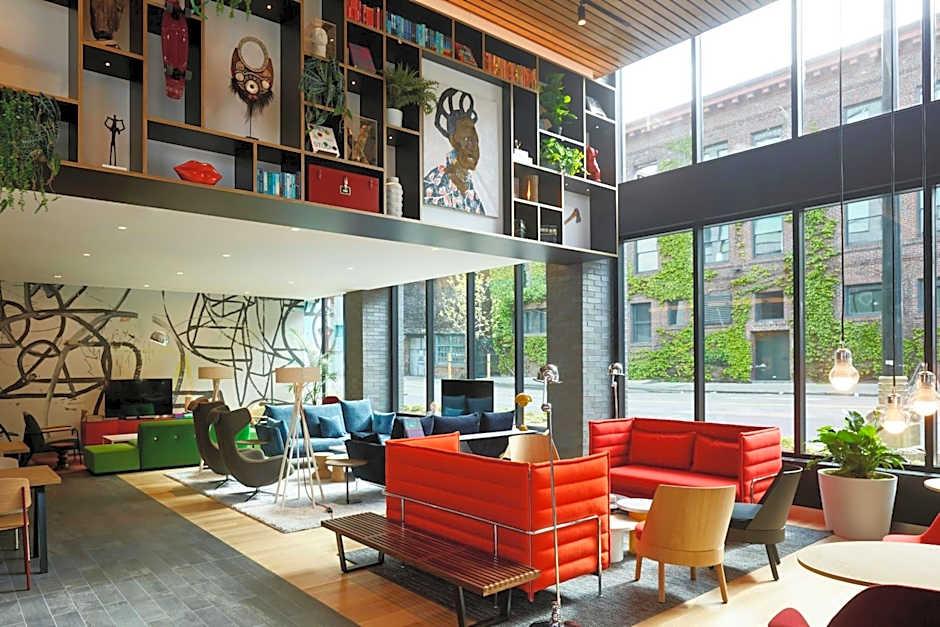 citizenM Seattle Pioneer Square, eat & drink