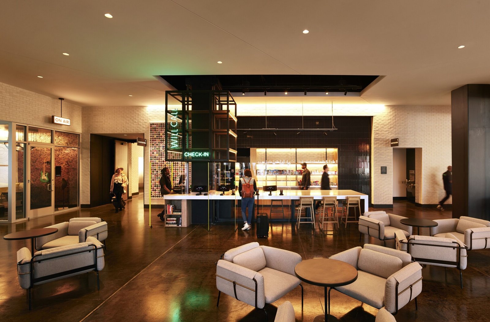 REVERB Downtown Atlanta, vibe