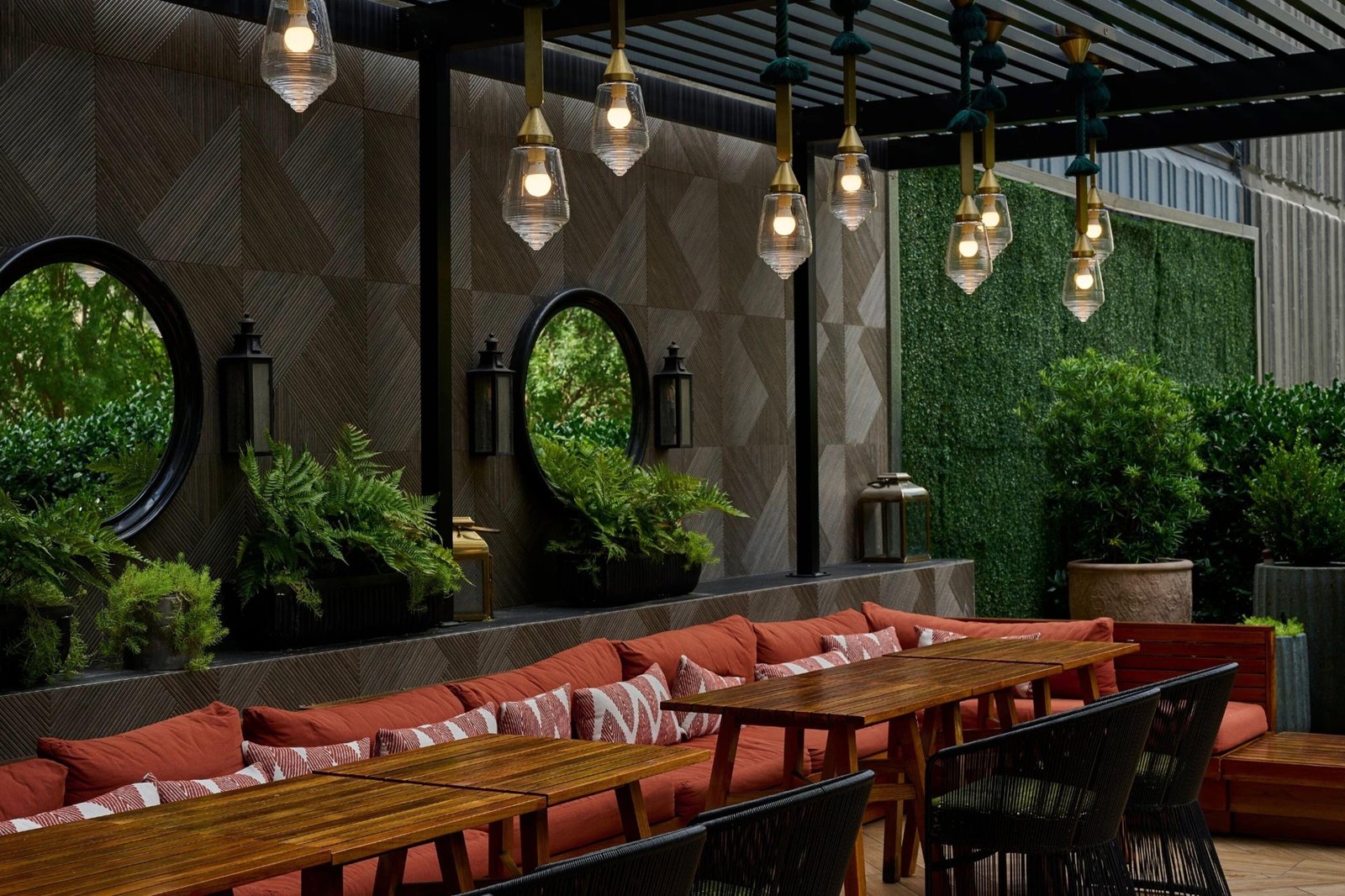 The Starling Atlanta Midtown, Curio Collection by Hilton, vibe
