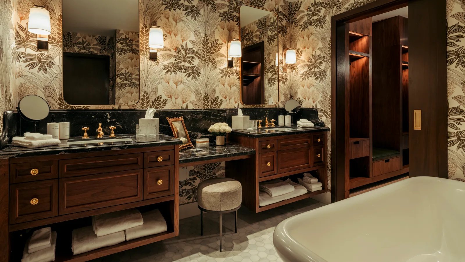 The Global Ambassador, rooms