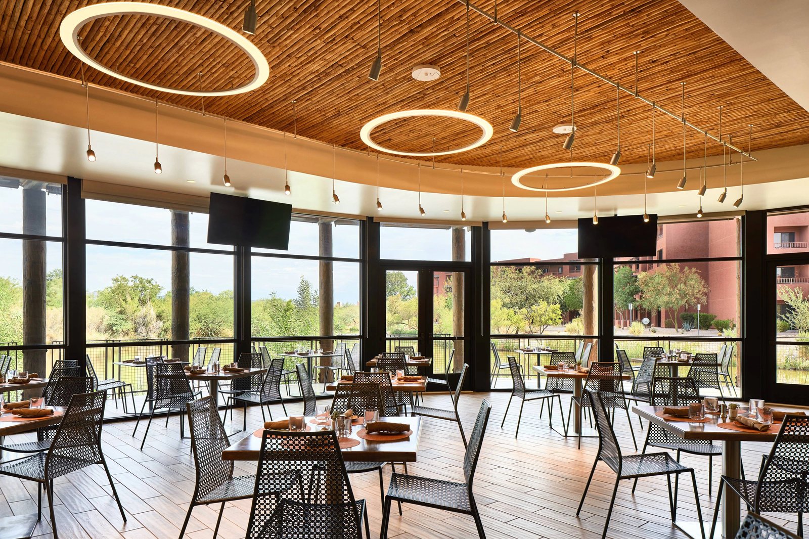 Sheraton Grand at Wild Horse Pass, hanyo pool bar