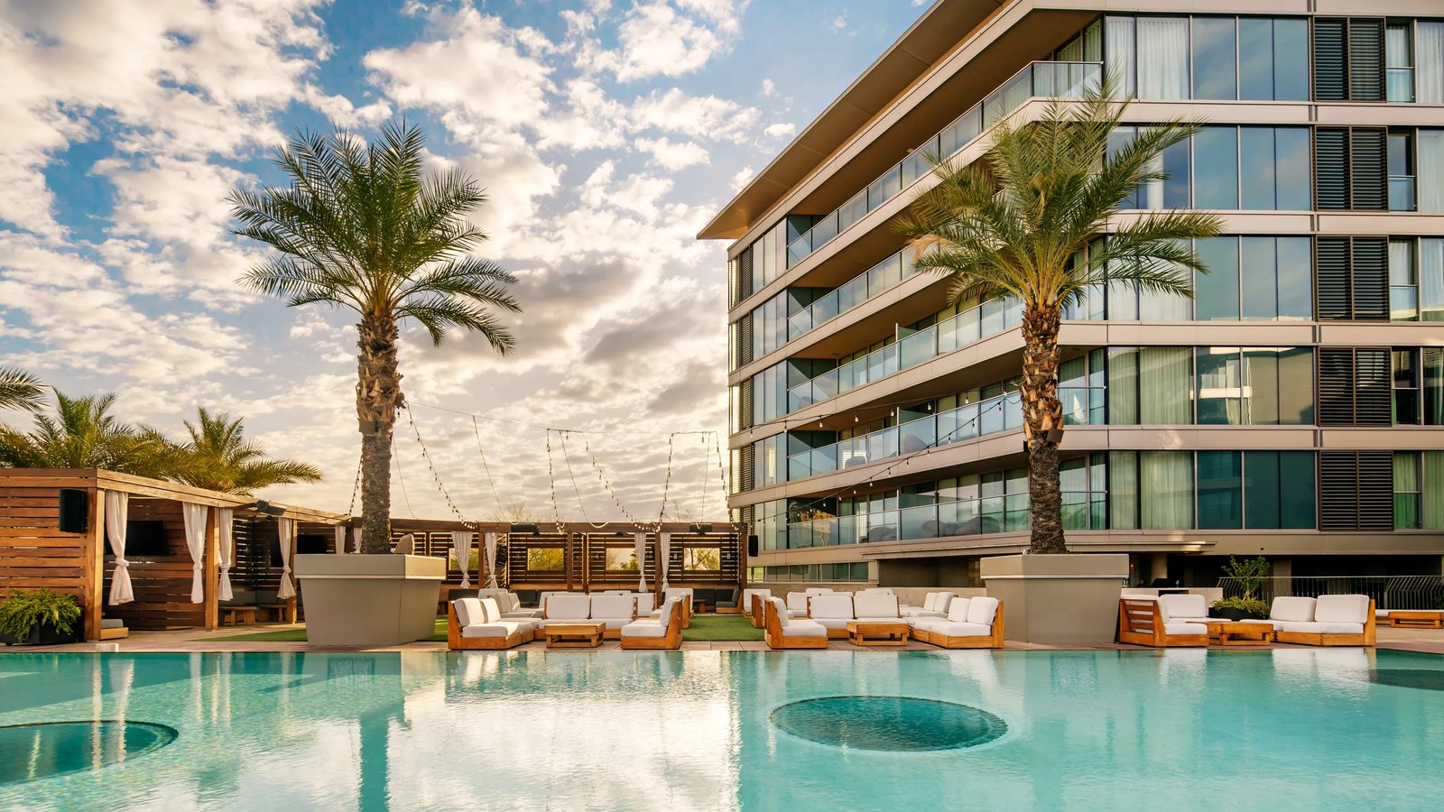W Scottsdale, the pool