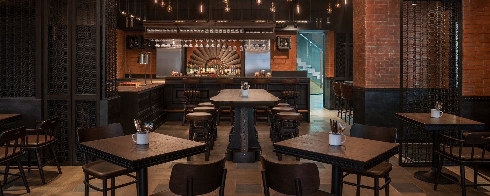 Le Méridien Bangkok — eat & drink