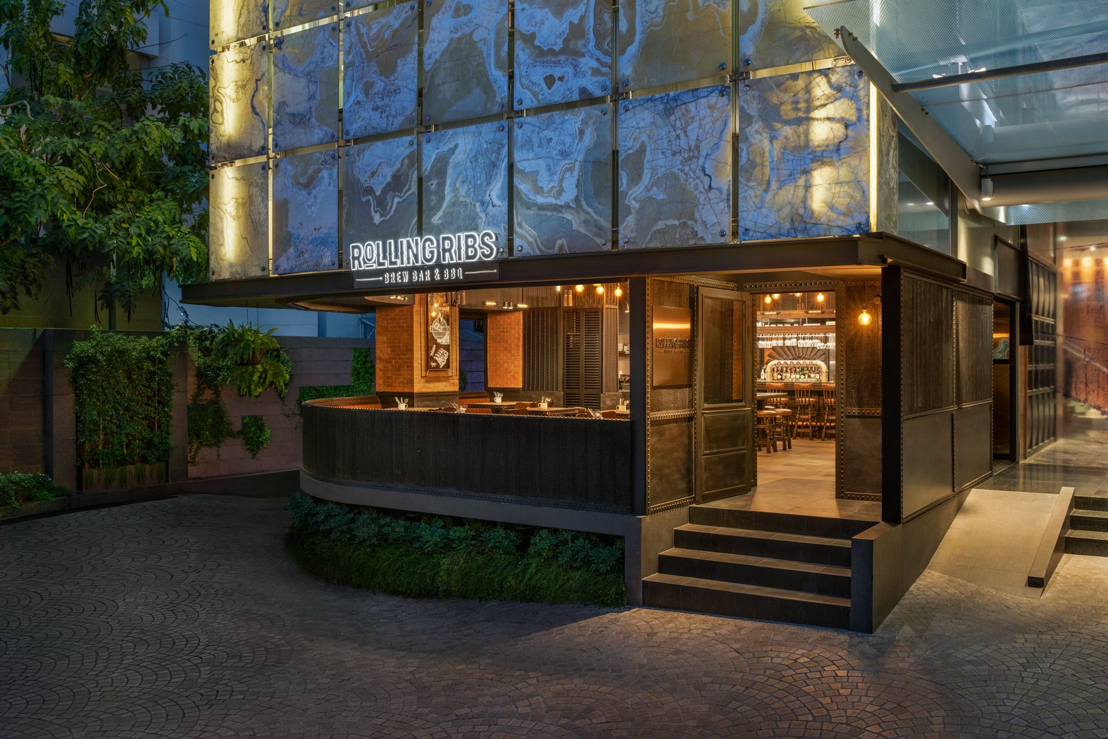 Le Méridien Bangkok, rolling ribs brew bar & bbq