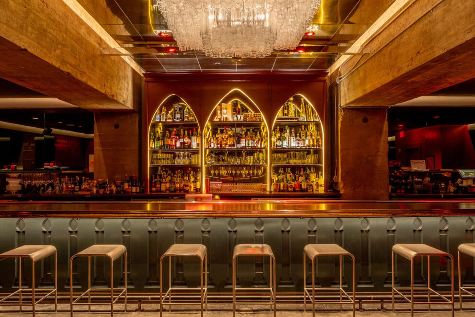 Noelle, hidden bar
