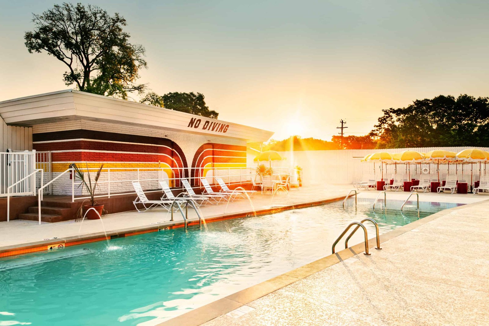 The Dive Motel, the pool