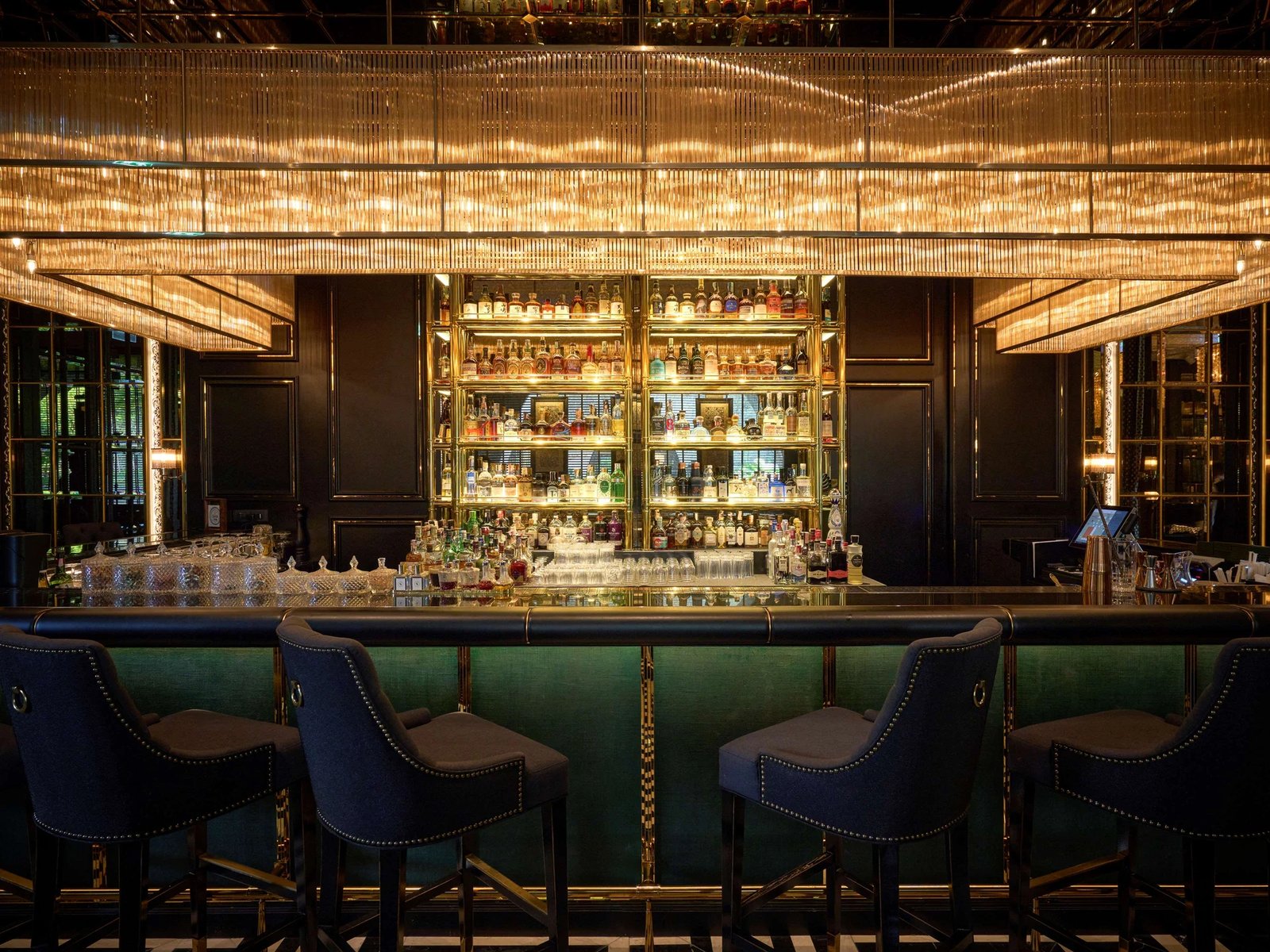 Sindhorn Kempinski Hotel — eat & drink