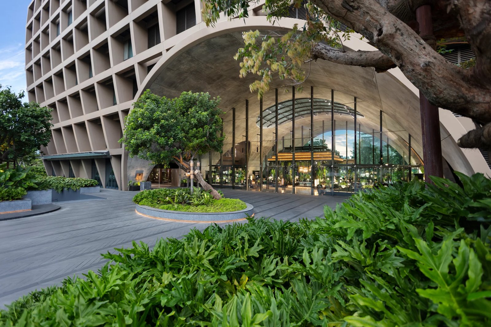 Sindhorn Kempinski Hotel — backstory