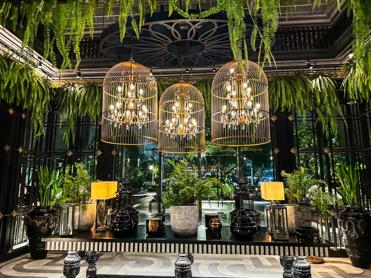 Sindhorn Kempinski Hotel — eat & drink