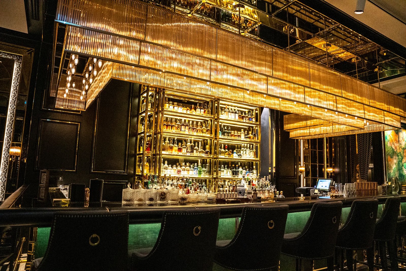 Sindhorn Kempinski Hotel — eat & drink