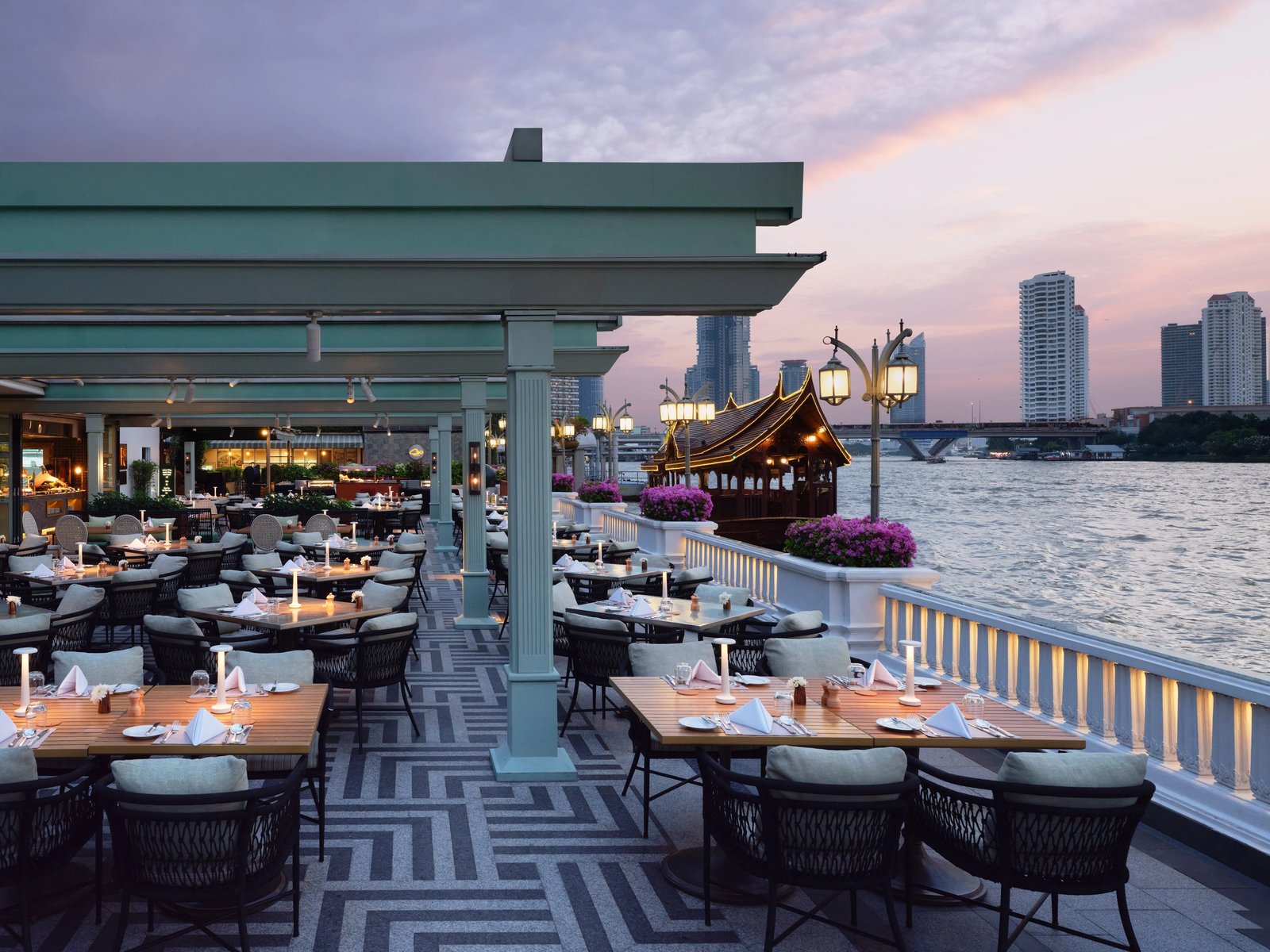 Mandarin Oriental, Bangkok, at the table