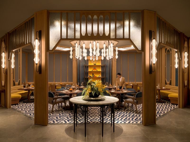 Dusit Thani Bangkok Hotel — eat & drink
