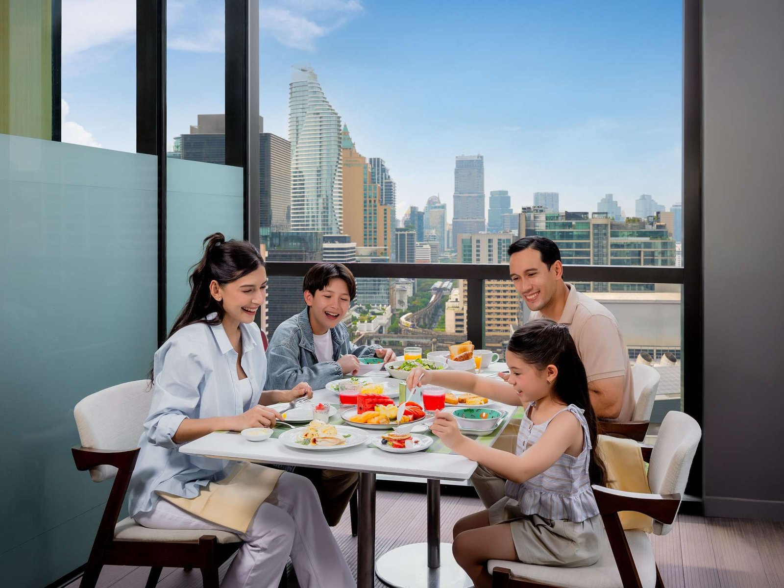 Novotel Bangkok Platinum Pratunam, the square restaurant
