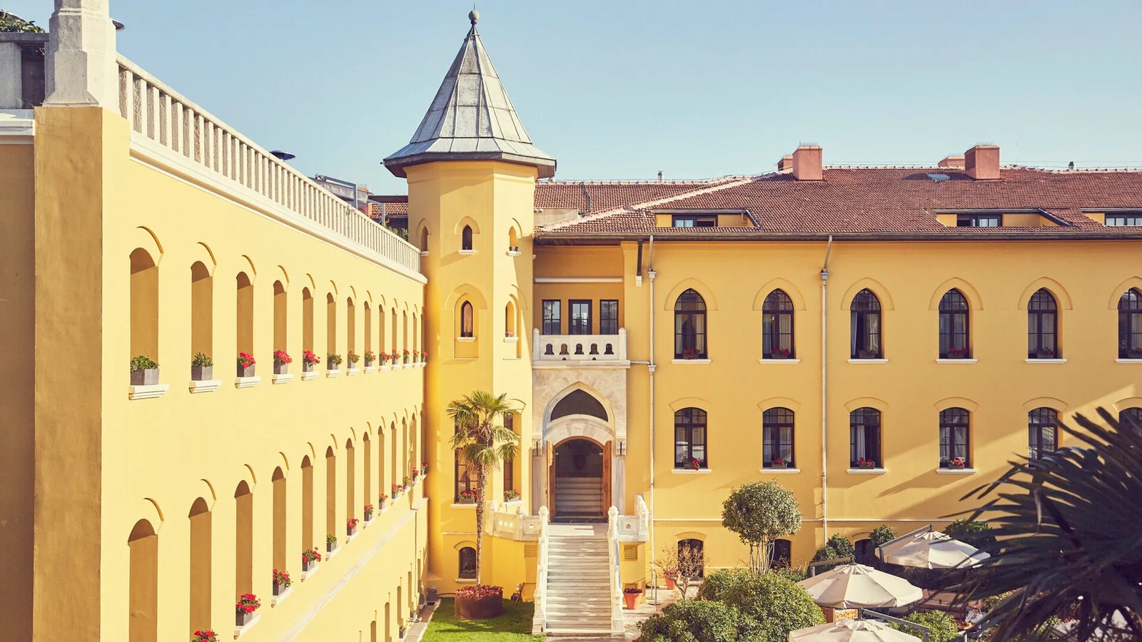 Four Seasons Hotel Istanbul At Sultanahmet, backstory