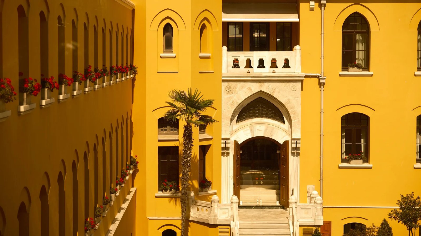 Four Seasons Hotel Istanbul At Sultanahmet, backstory