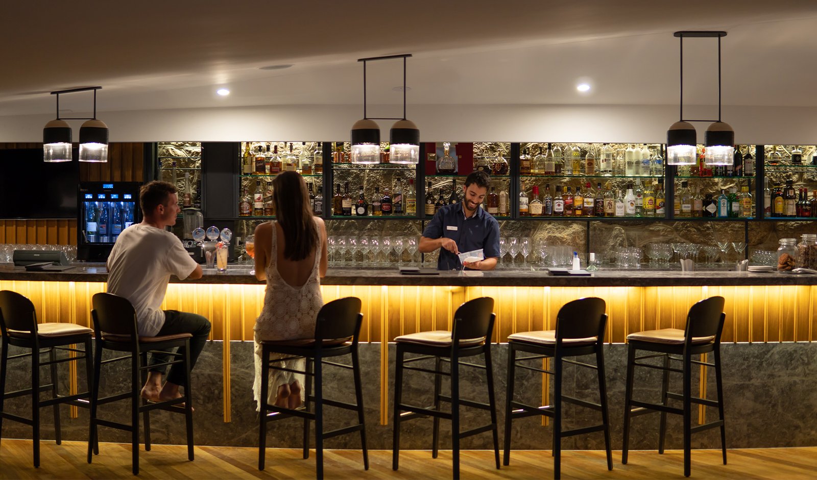 Lizard Island, driftwood bar