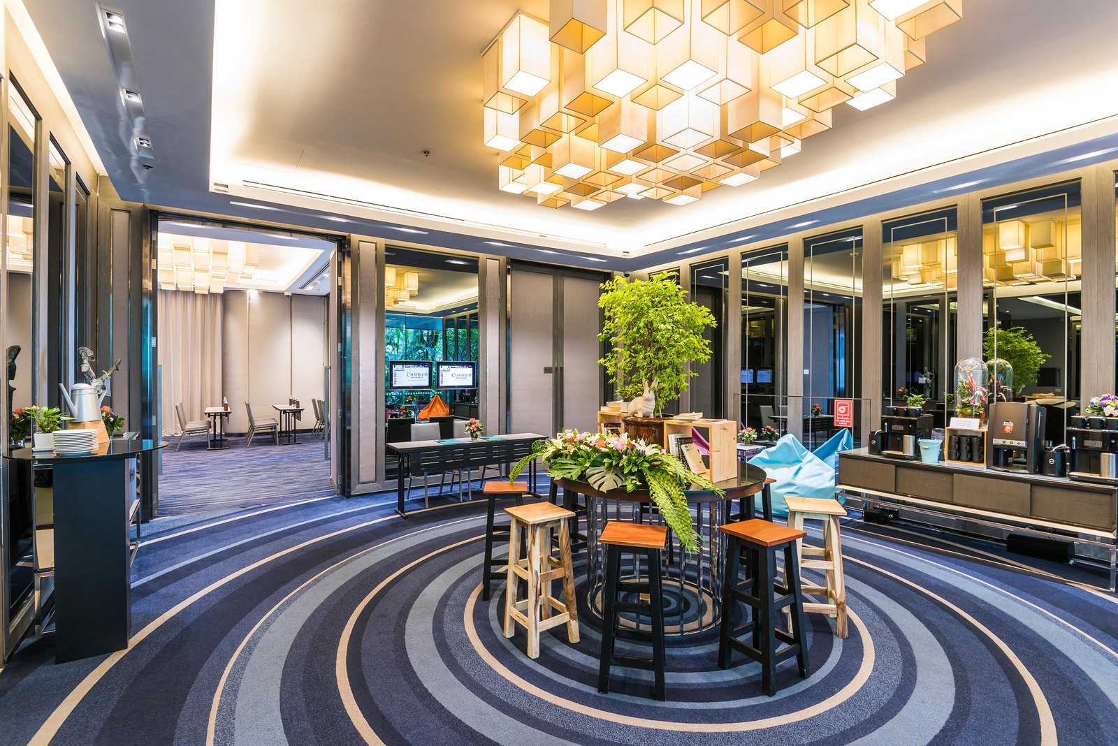 Chatrium Sathon Bangkok — vibe